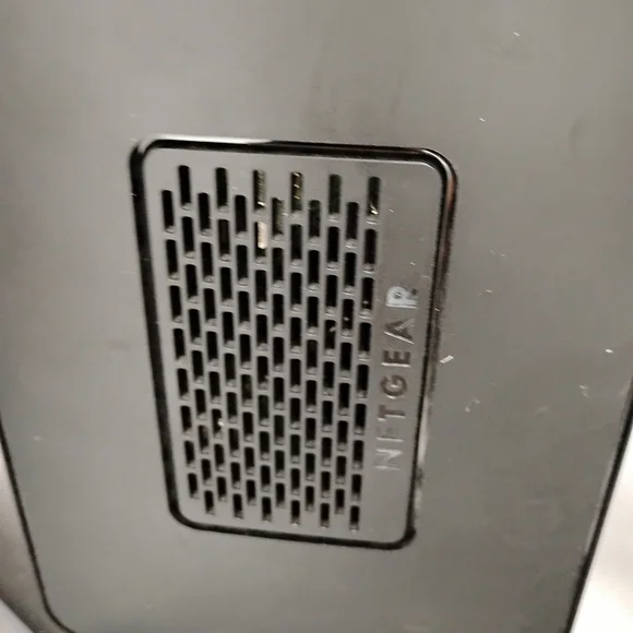 Netgear Black Router - Picture 4 of 6